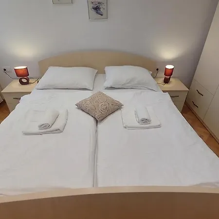 Apartment 3m Peristil *