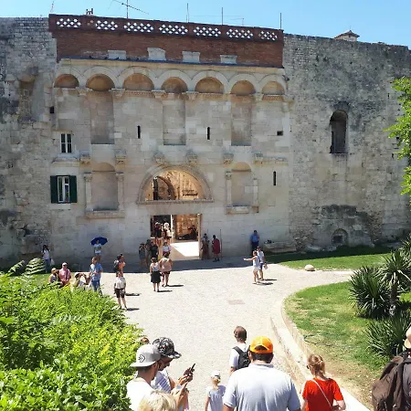 3m Peristil Apartment *