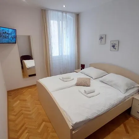 3m Peristil Apartment