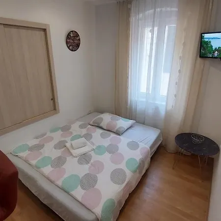 Apartment 3m Peristil Split