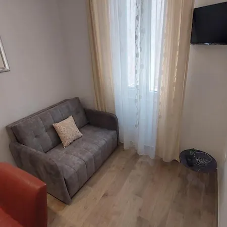 Apartment 3m Peristil Split