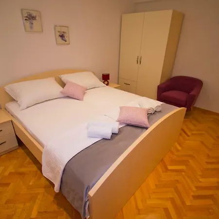 3m Peristil Apartment