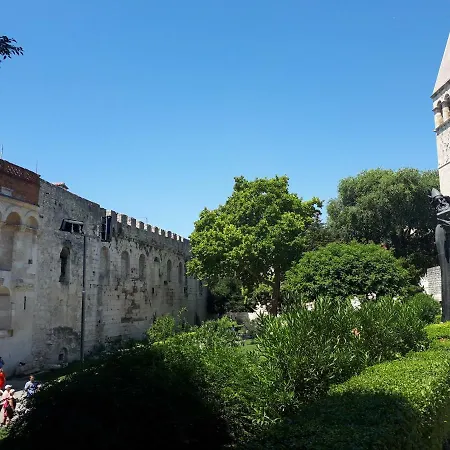 3m Peristil Apartment