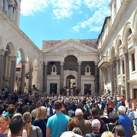 3m Peristil Apartament